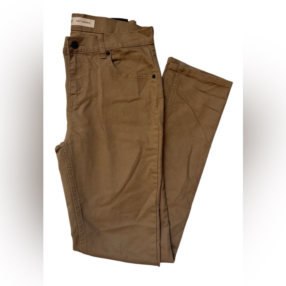 Man  Levi’s Khakis Pants